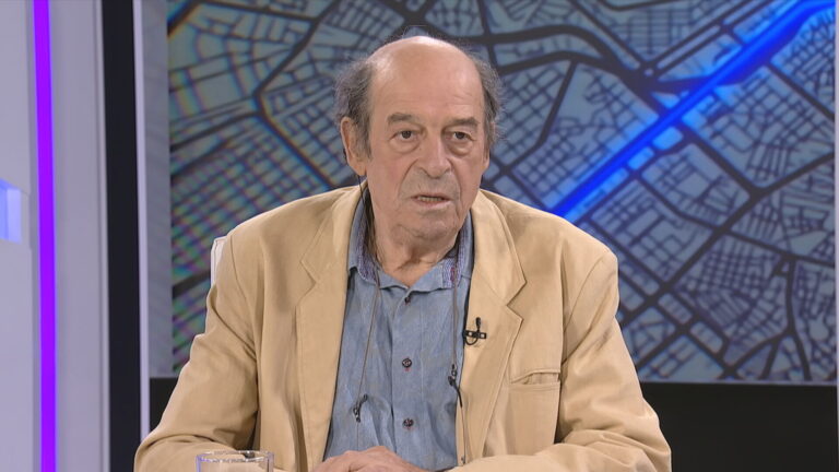 Ο Μανούσος Μανουσάκης