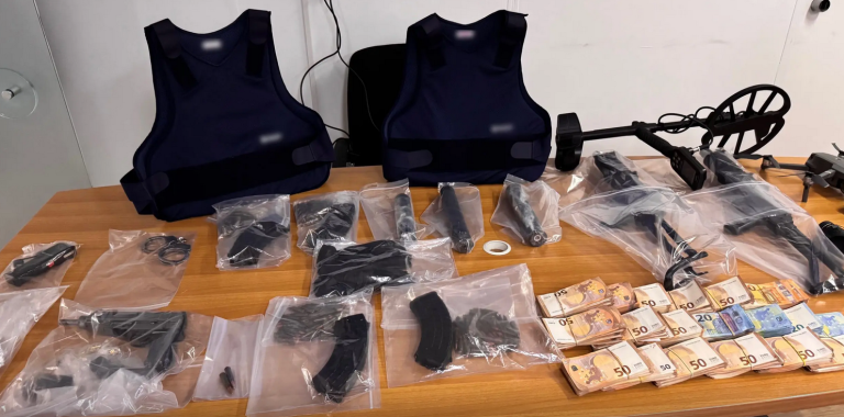 astynomia opla xrhmata