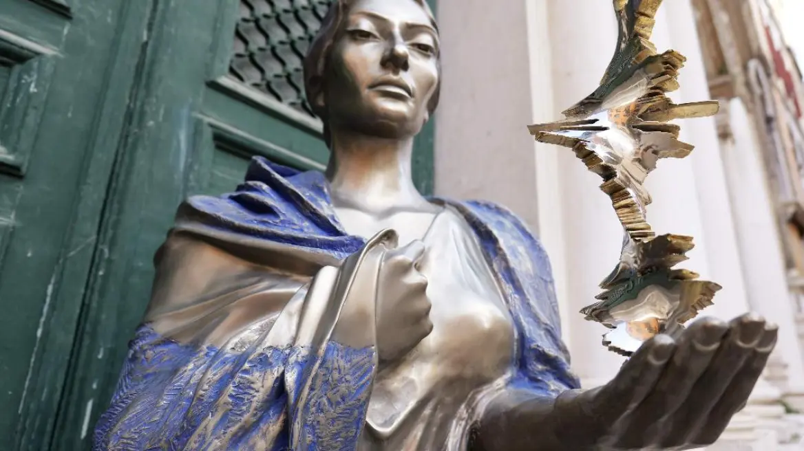 Το γλυπτό της Μαρίας Κάλλας στη Βενετία