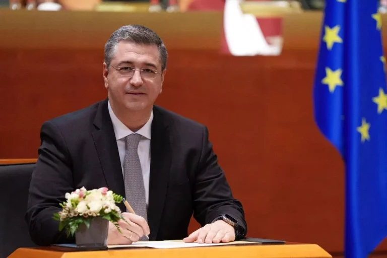 Ορκομωσία Τζιτζικώστα στην ΕΕ