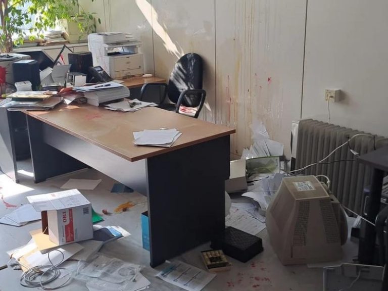 Επίθεση από κουκουλοφόρους δέχθηκε καθηγητής στο ΕΚΠΑ