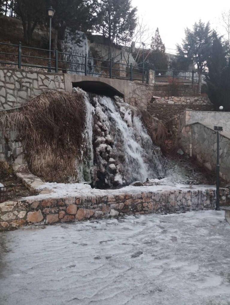 Φλώρινα παγωμένος κατταράκτης