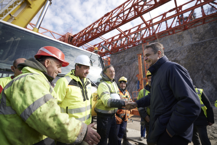 Επίβλεψη έργων flyover από τον Κ. Μητσοτάκη