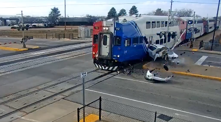 treno aytokinito sygkroysi