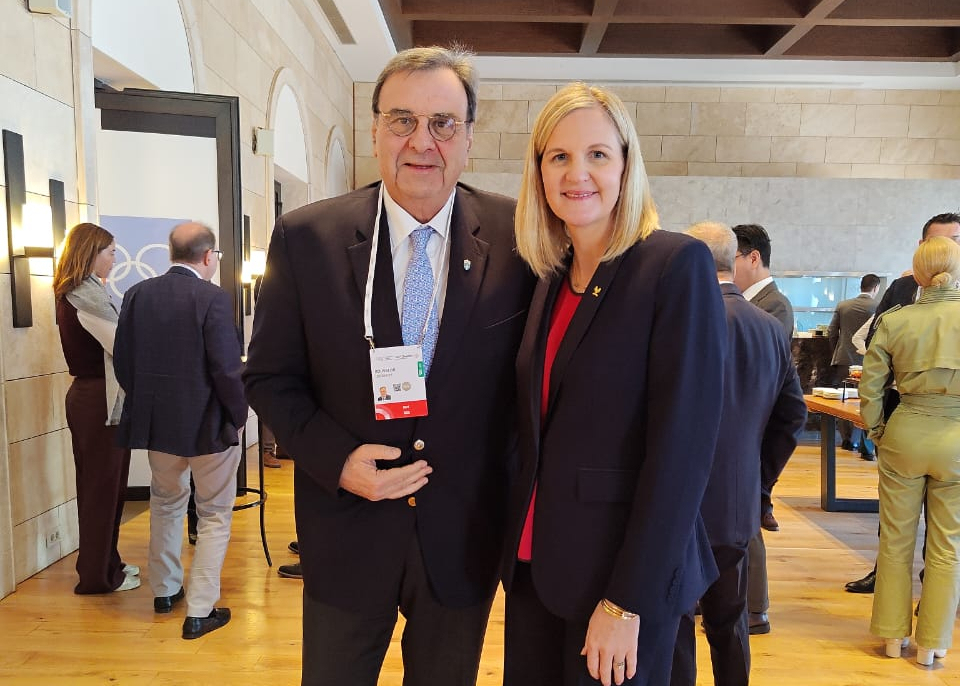 ISIDOROS KOUVELOS KOVENTRI KIRSTI