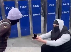 PROTASI GAMOU DIADILWTIS TOYRKIA