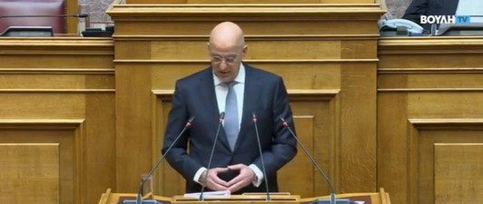 Ο Νίκος Δένδιας στη Βουλή