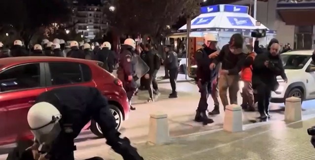 epeisodia eksw apo theatro sti thessaloniki 170325