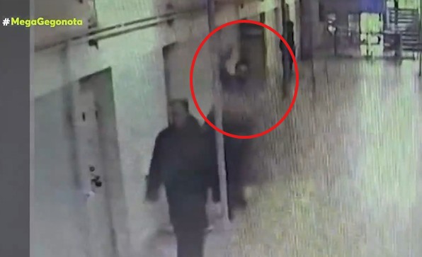 epithesi Syrou fylakismenoy se swfronistiko ypallilo video