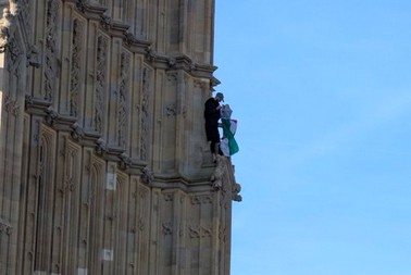 man palestinian flag elisabeth tower london