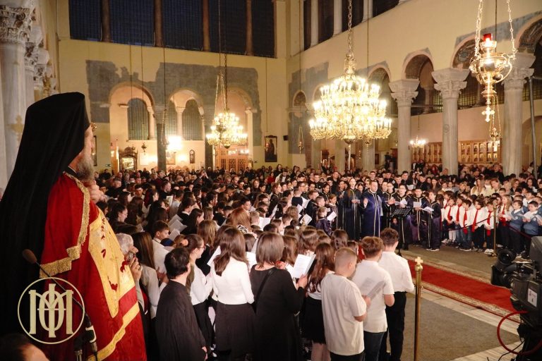 Παιδιά έψαλλαν τους χαιρετισμούς στη Θεσσαλονίκη