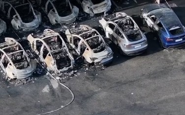 tesla fwtia Romi aytokinita