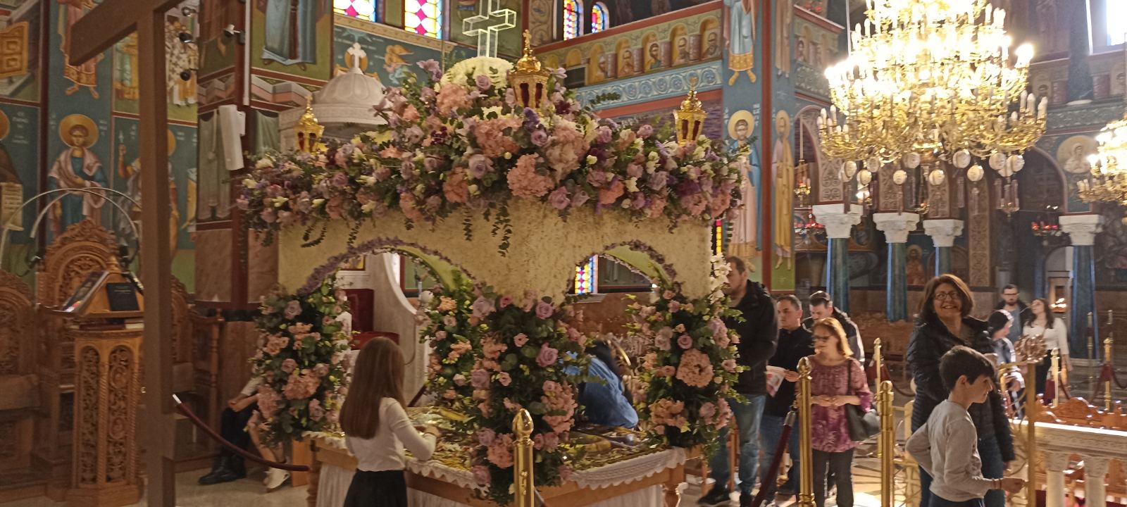 NAOS METAMORFWSEWS SWTIROS DELFWN EPITAFIOS 7