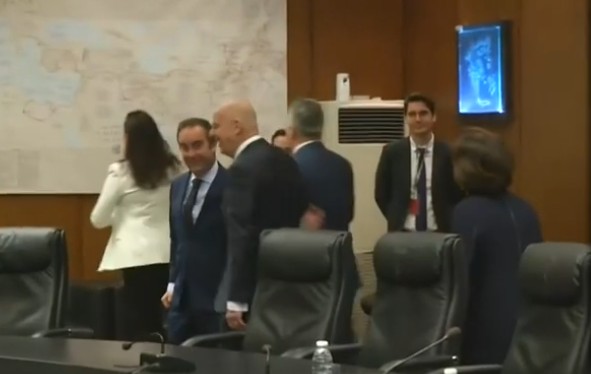 dendias lekorni pyrauloi