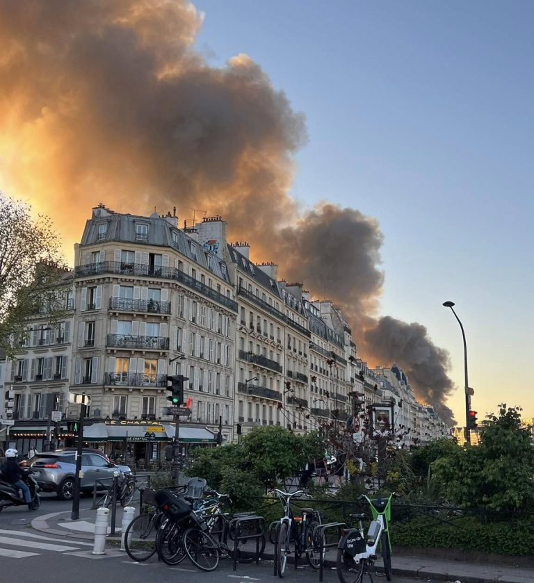 Φωτιά στο Παρίσι