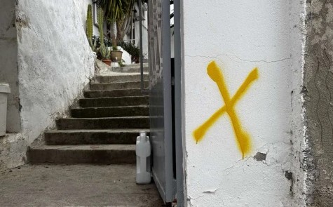 spiti kitrino neakritigr Boutes Hrakleio