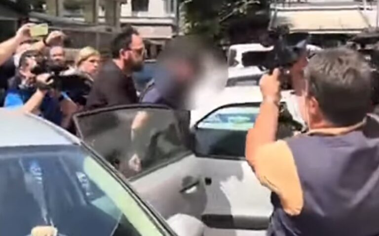 50xronos taxitzis LARISA