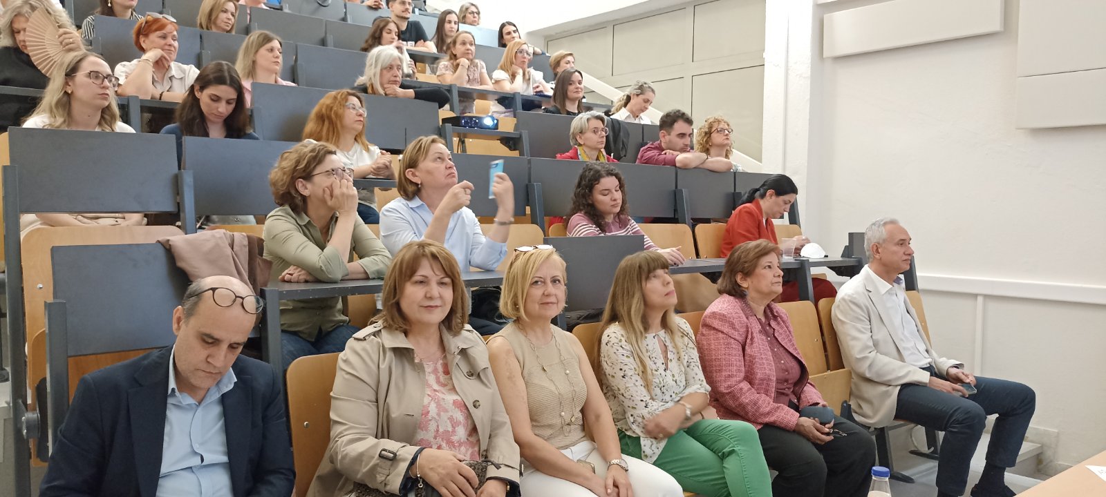 Ημερίδα Παπανικολάου αμφιθέατρο 2