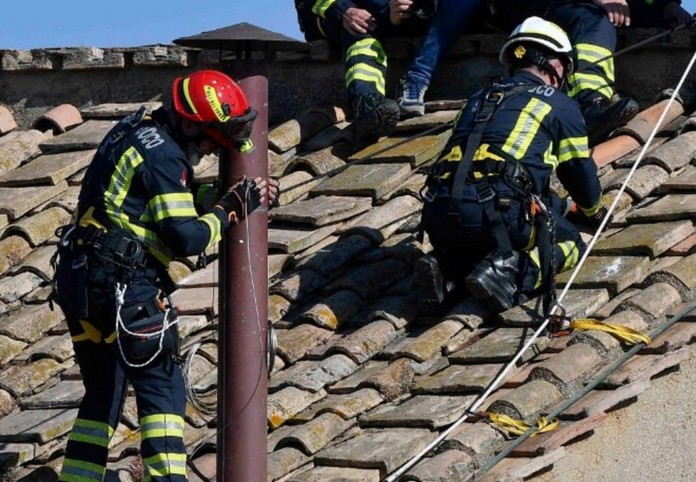 kaminada kapela sistina eklogi papa