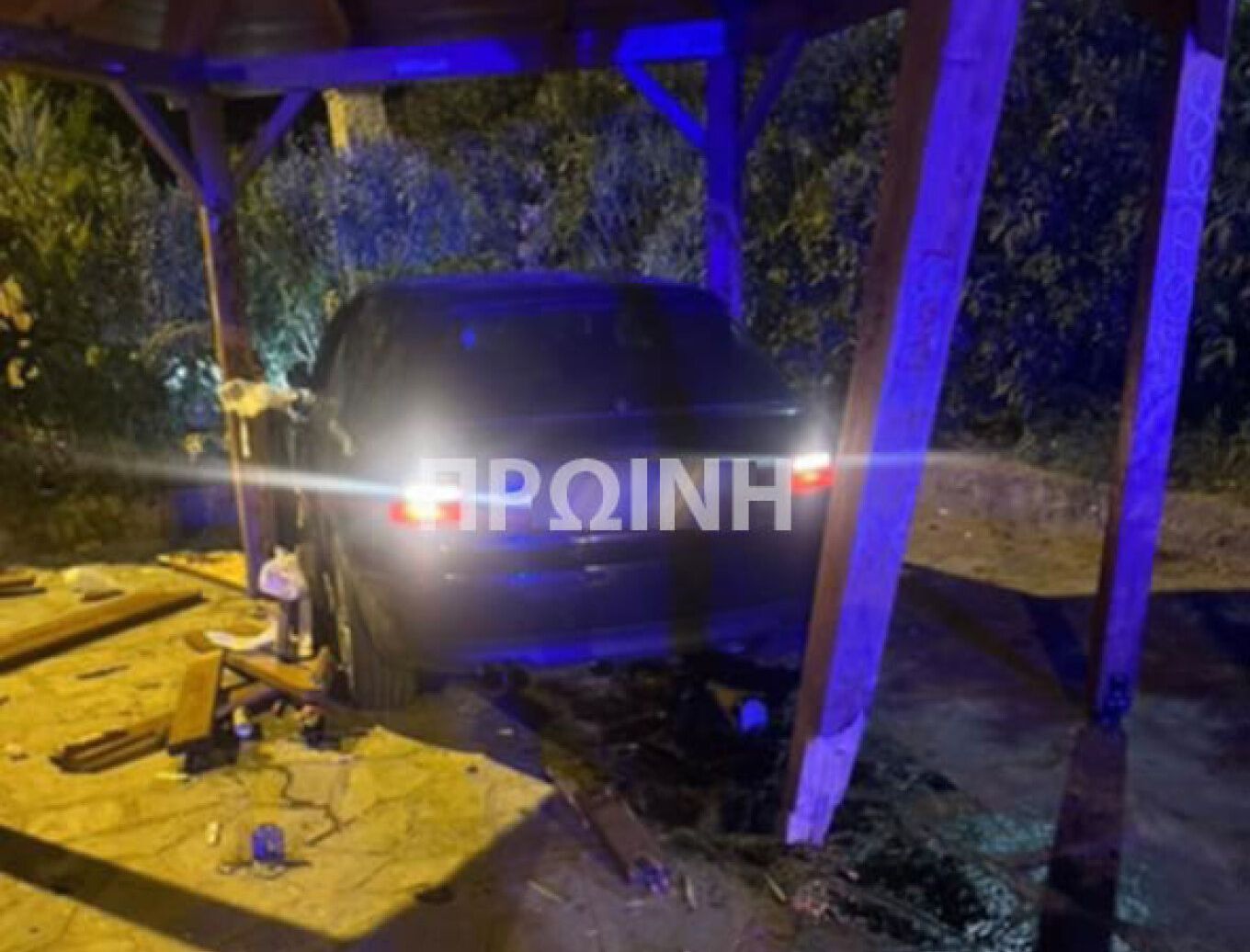 IX έπεσε πάνω σε κιόσκι στην Καβάλα