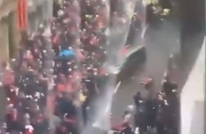 Λίβερπουλ αυτοκίνητο έπεσε σε πλήθος