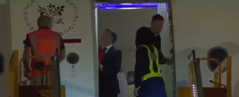 Εμανουέλ Μακρόν και Μπριζίτ χαστούκι