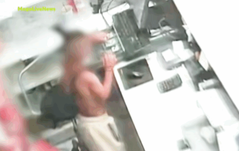 7χρονος ληστεύει ταμειακή μηχανή