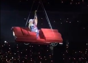 Μπιγιονσέ κόκκινη κάντιλακ συναυλία