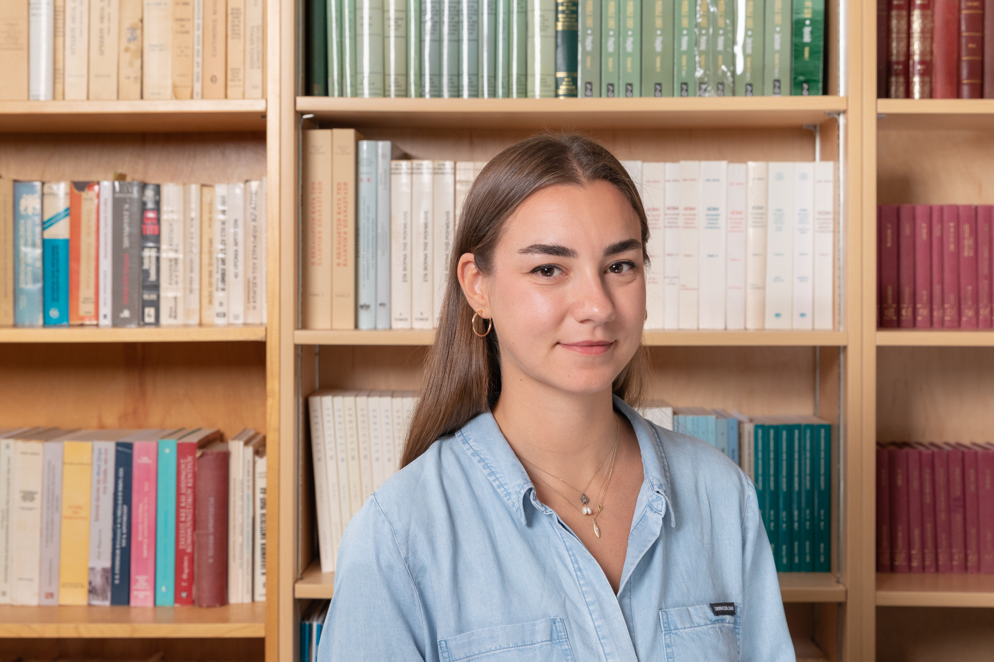 Naz Vardar (she/her) is a PhD candidate in the History Department at Simon Fraser University in British Columbia,