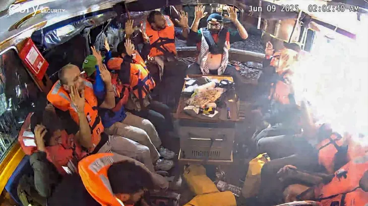 OZGURLUK_FILOSU_KOALISYONU_ISRAIL_ORDUSU_MADLEEN_GEMISINE_MUDAHALE_ETTI_GEMIYLE_IRTIBAT_KESILDI-1749430984