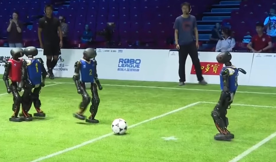 Ποδόσφαιρο με ανθρωποειδή ρομπότ
