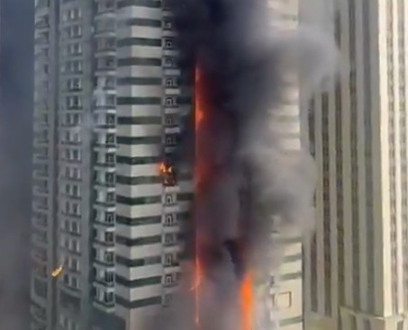 Φωτιά σε ουρανοξύστη στο Ντουμπάι