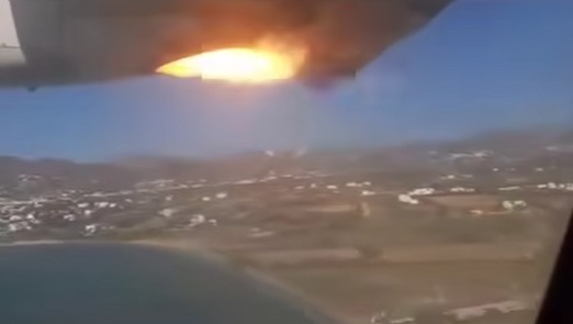 Φωτιά σε κινητήρα αεροπλάνου