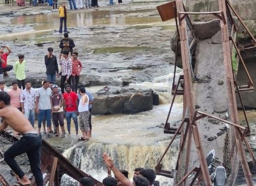 Κατάρρευση γέφυρας Ινδία