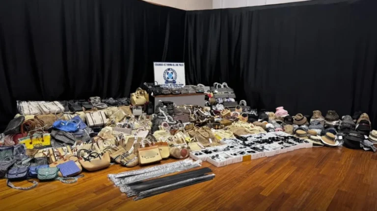 Συλλήψεις στη Μύκονο για προϊόντα Μαϊμού