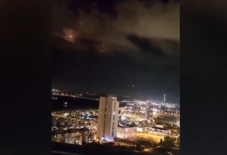 Νυχτερινή πυραυλική επίθεση