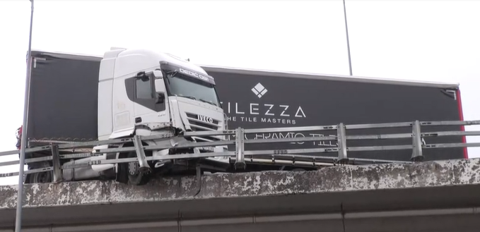 Τροχαίο με νταλίκα στη Θεσσαλονίκη