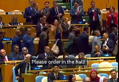 Διπλωμάτες αποχωρούν κατά την ομιλία Νετανιάχου