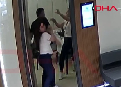 Βίντεο από την δολοφονία γυναίκας από τον πρώην άντρα της