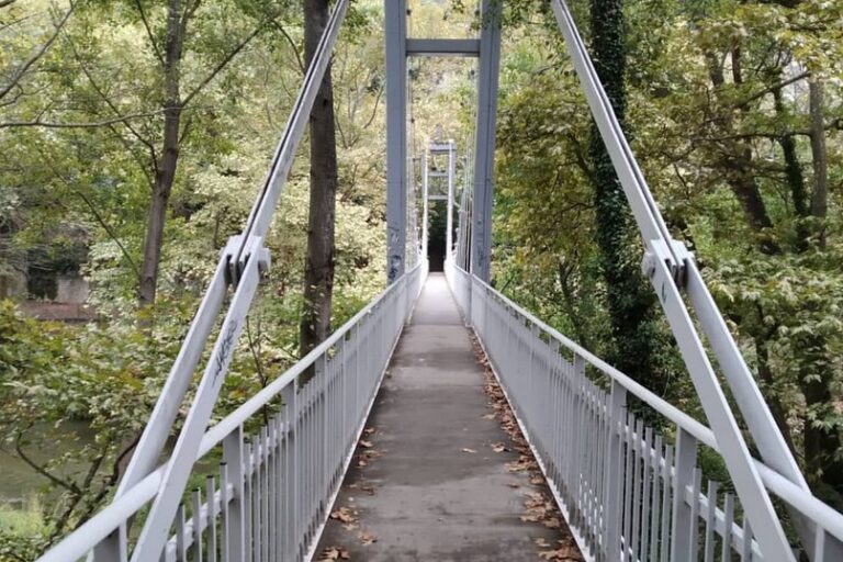 Κρεμαστή γέφυρα Κοιλάδα Τέμπη