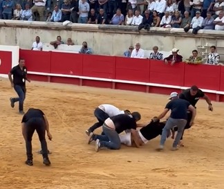Ο influencer Jeremstar οδηγείτε εκτός αρένας