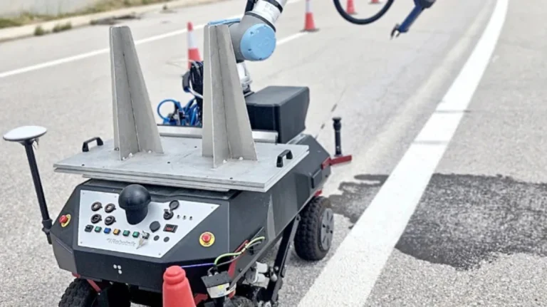 Ολύμπια Οδός. Ρομπότ ΑΙ επισκευάζει τον δρόμο