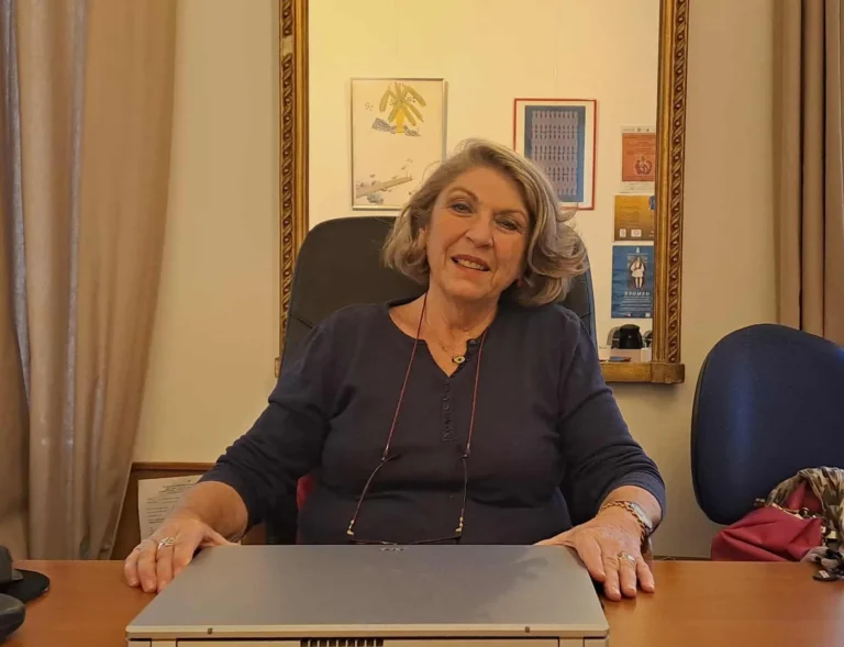 Παρίσι η πρόεδρος της Ελληνικ΄΄ης Κοινότητας Σέτα Θεοδωρίδη