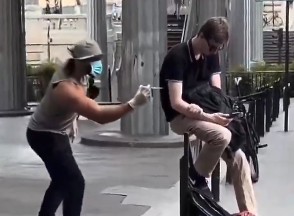 Γάλλος youtuber φαρσέρ