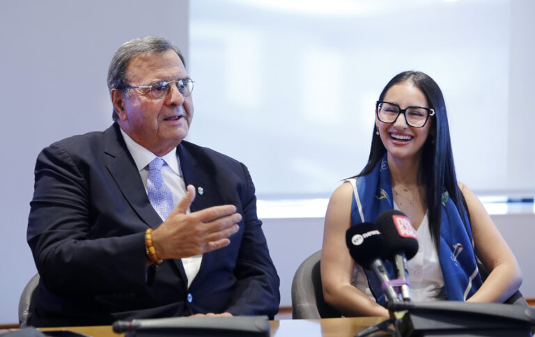 Κλαυδία Ισίδωρος Κούβελος