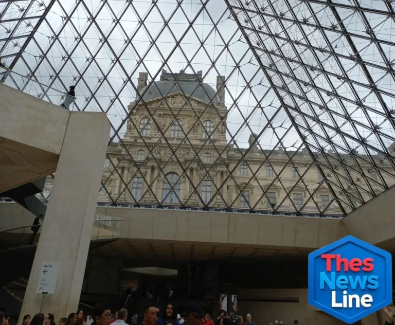 Παρίσι Το μουσείο του Λούβρου