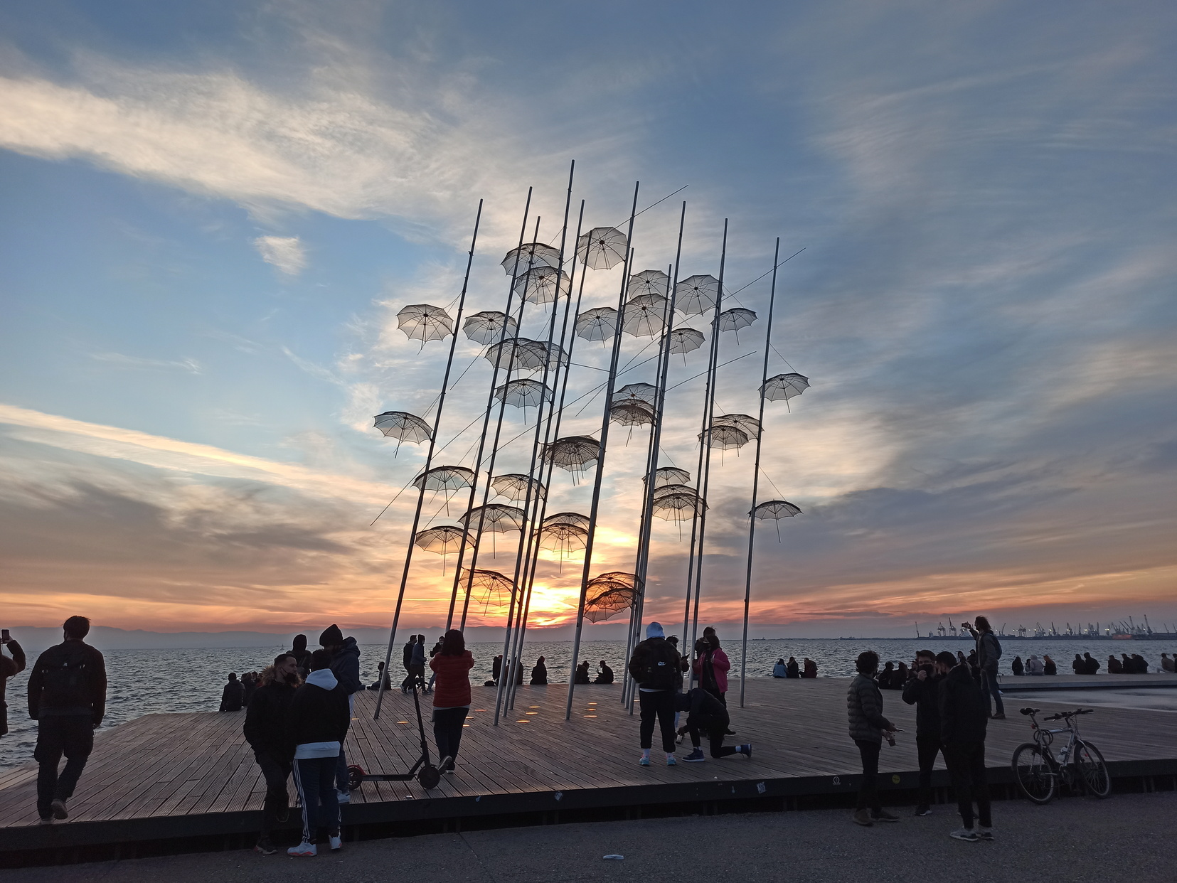 Θεσσαλονίκη: Νεα Παραλία Ομπρελες