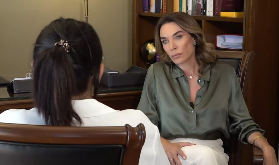 Η σύζυγος του πρώην αστυνομικού της Βουλής