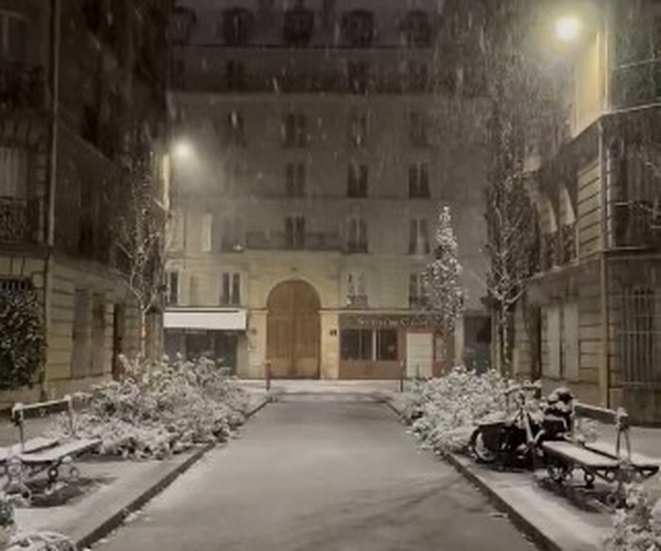 Χιονόπτωση στο Παρίσι