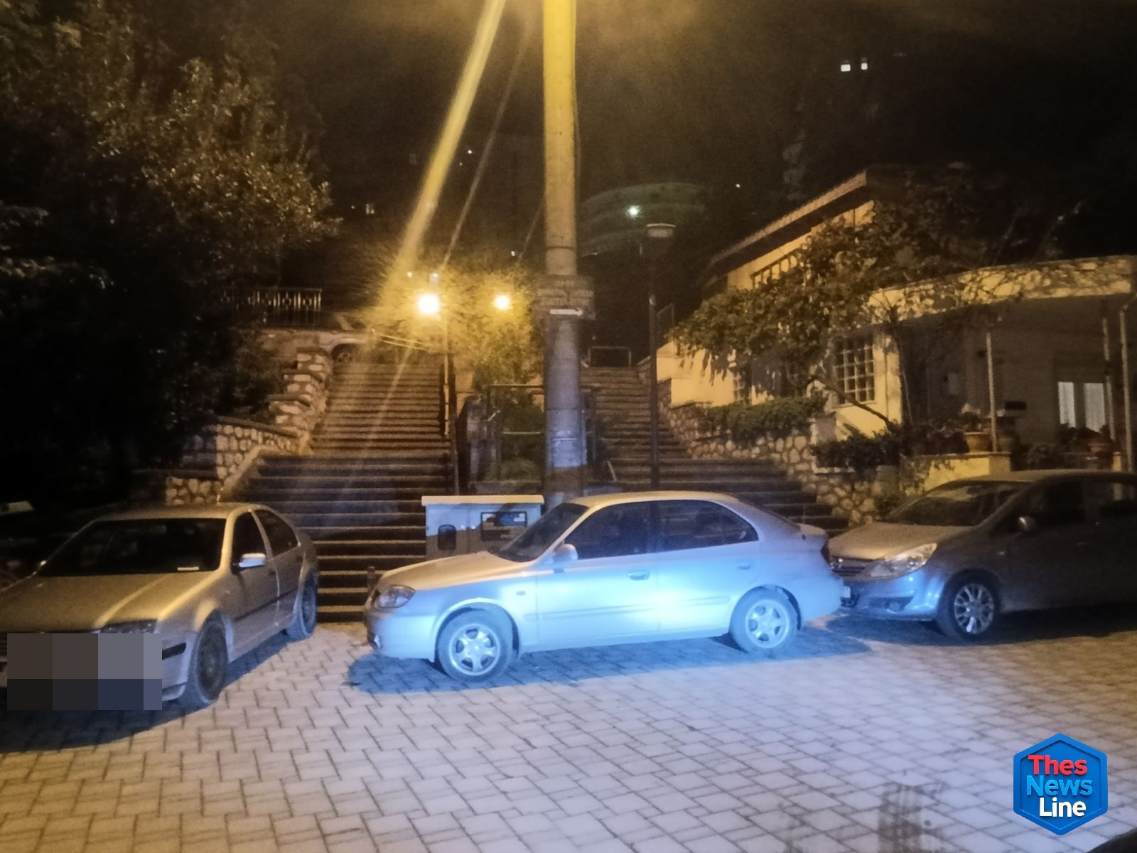 Αυτοκίνητα παρκαρισμένα Σκαλάκια Ευαγγελίστρια